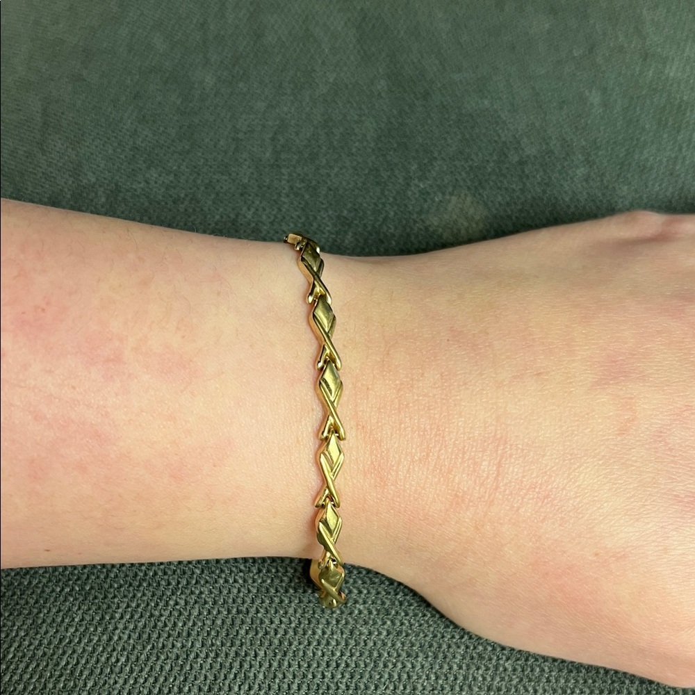Elegant 9k Gold Bracelet